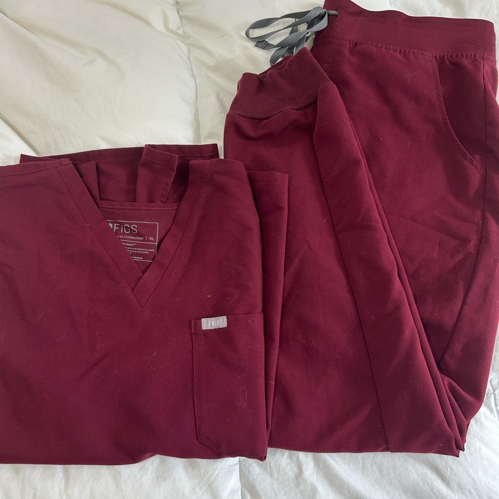 Figs Maroon Scrub Set